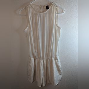 Gap Petite Creme Romper